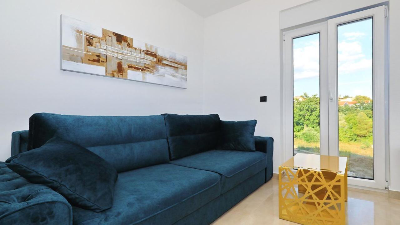 Adastra Apartments Maslenica Eksteriør billede