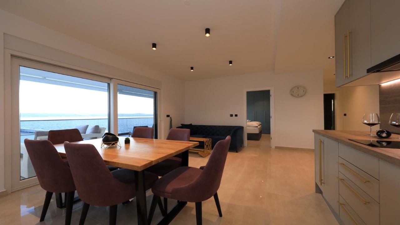 Adastra Apartments Maslenica Eksteriør billede