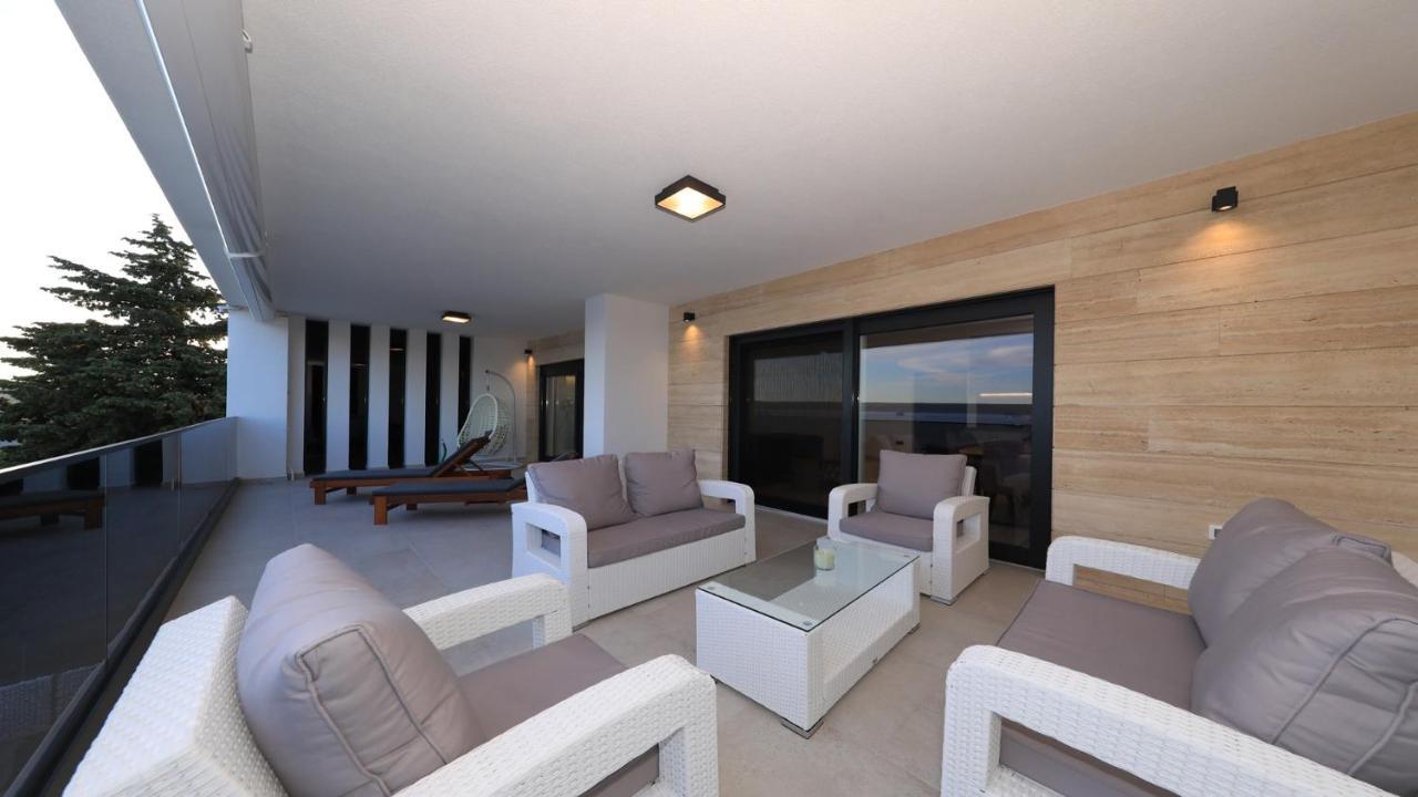 Adastra Apartments Maslenica Eksteriør billede