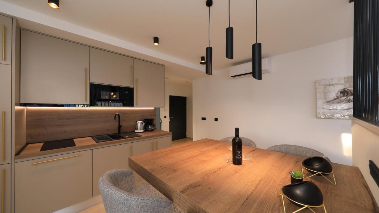 Adastra Apartments Maslenica Eksteriør billede