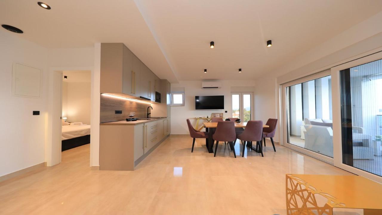 Adastra Apartments Maslenica Eksteriør billede