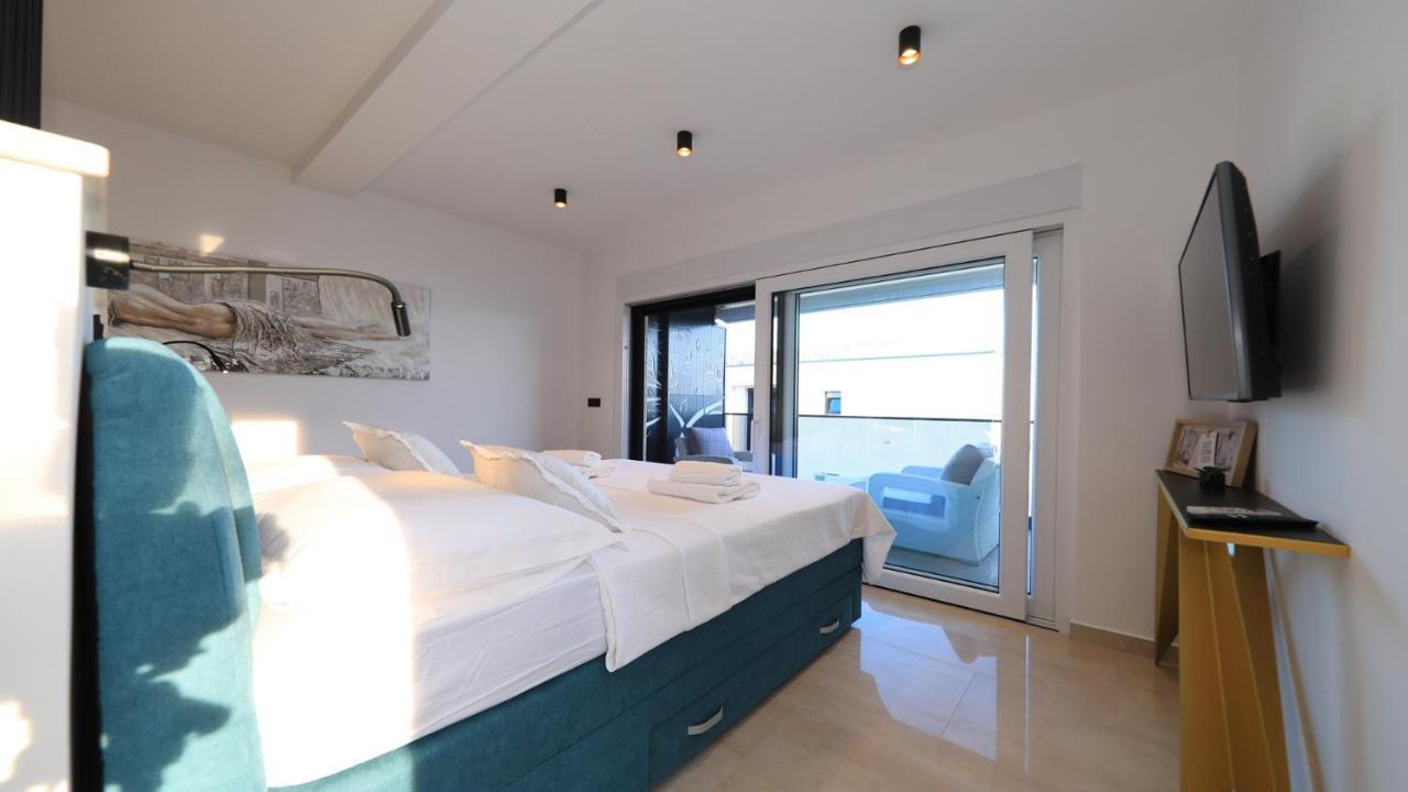 Adastra Apartments Maslenica Eksteriør billede