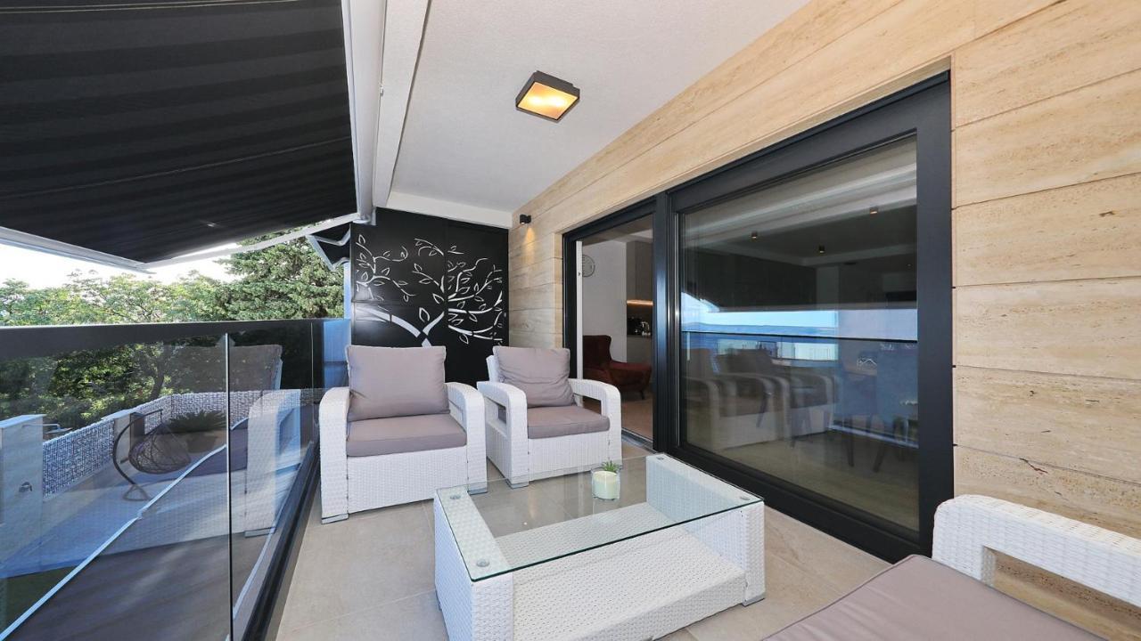Adastra Apartments Maslenica Eksteriør billede