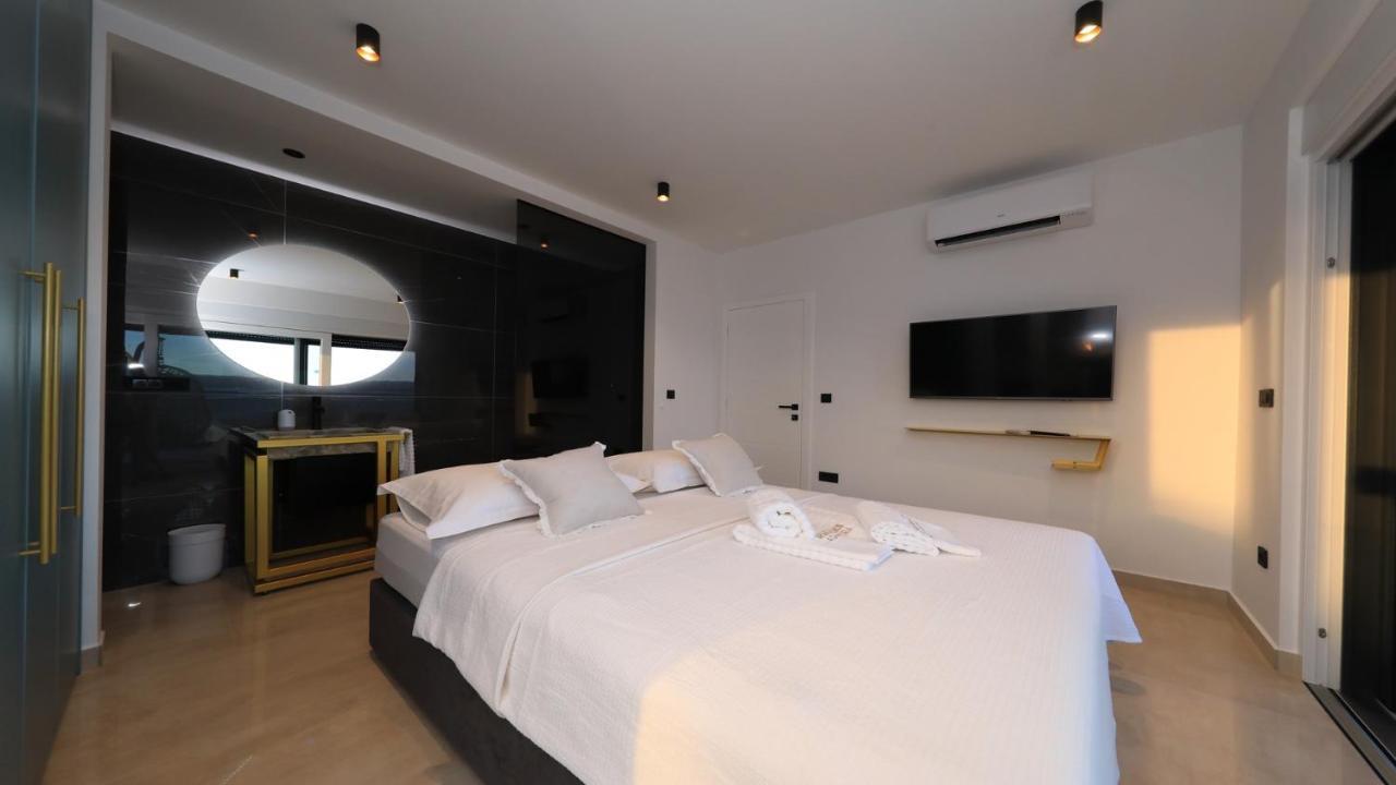 Adastra Apartments Maslenica Eksteriør billede