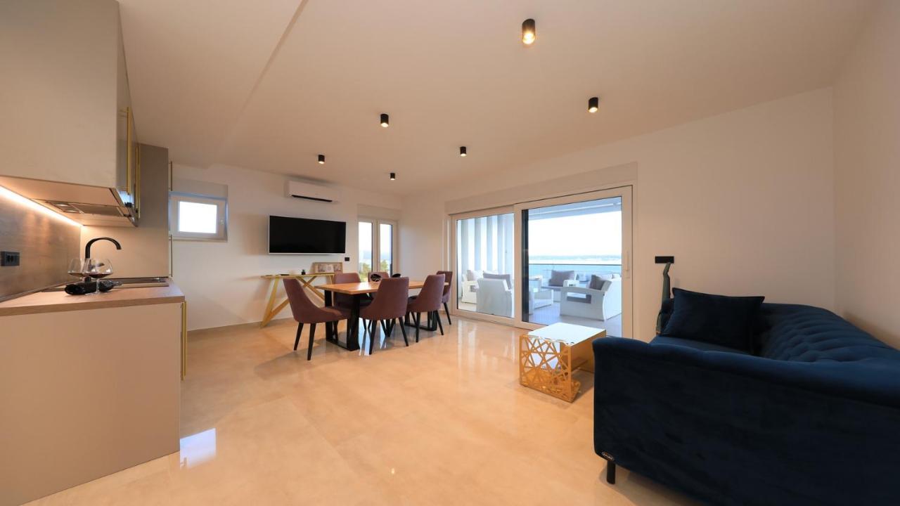 Adastra Apartments Maslenica Eksteriør billede